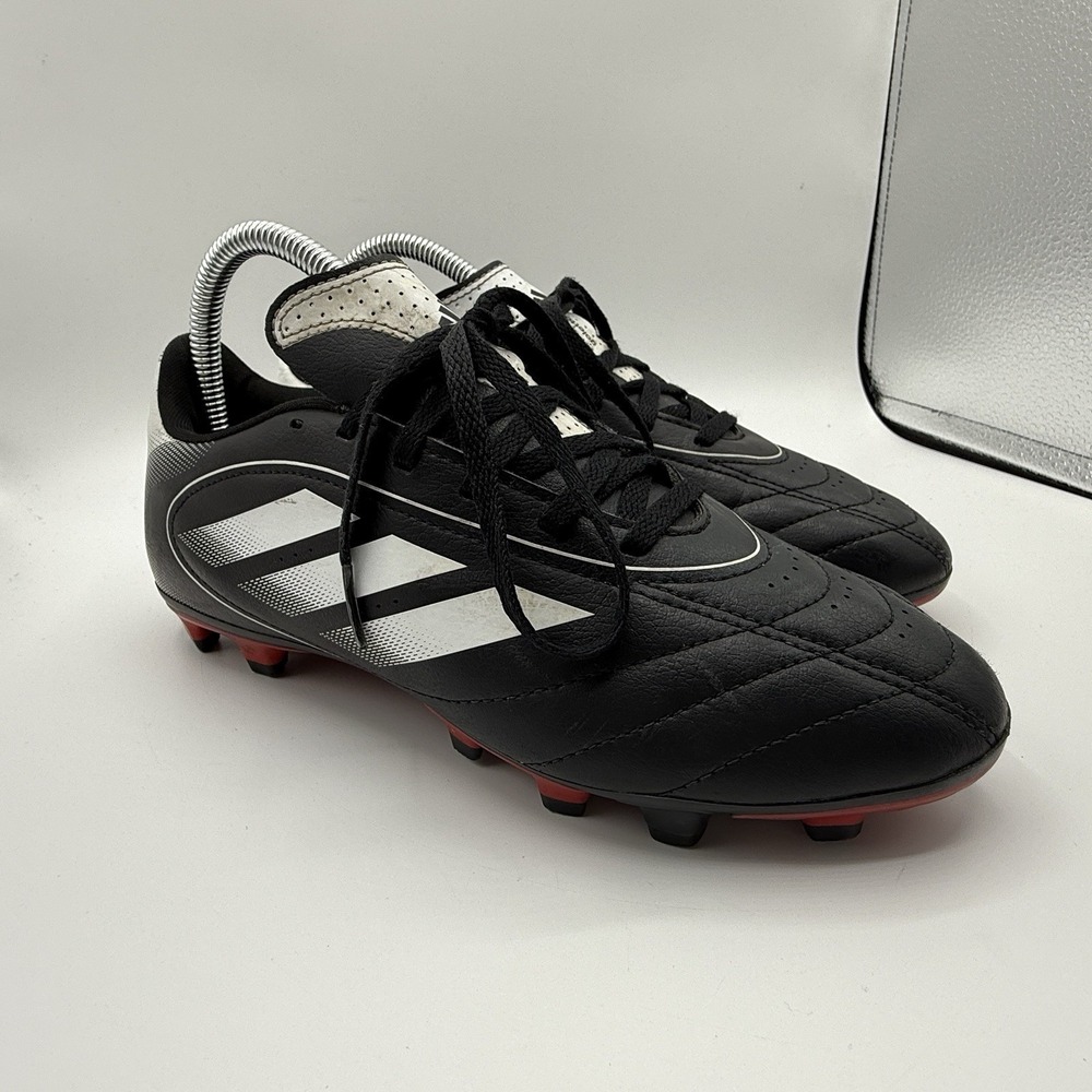 Adidas Men's Size 6.5 Black And‎ White Soccer Cleats